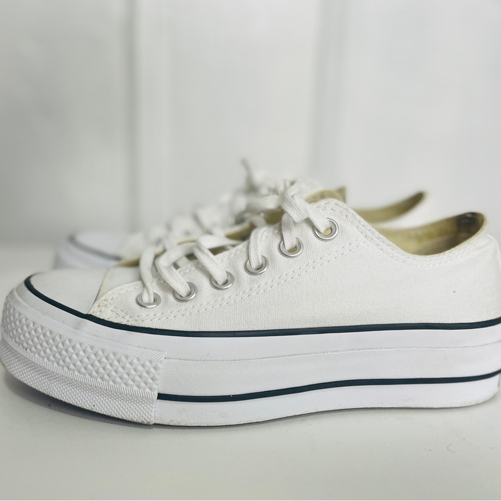 Converse Allstar White Canvas Sneakers with black stripes 👟👟 - Picture 5 of 7